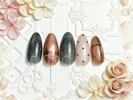 秋色♪ブラウン×赤ドットネイル