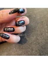 アール(R)/インク囲みネイル