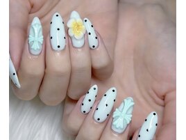 戸部担当★ドット柄ネイル