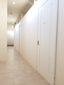 ダツモウ ミジュ(Datsumo MIJU)/お部屋と繋がる廊下も広々★