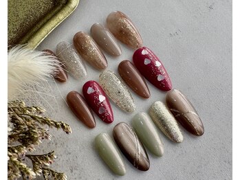 ネイルサロン レボルデ/今月のネイル4本デザイン