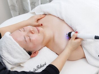 HadaHikari【ハダヒカリ】毛穴・フェイシャル・小顔・痩身/美白フェイシャルケア