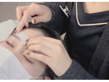 ゴリラアイブロウ 札幌大通店の写真/自然な眉毛が理想な方歓迎♪並行眉/綺麗目アーチ眉/ストレート眉など流行りのデザインをご提案◎