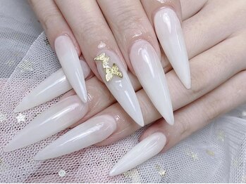 クイーンズネイルサロン(Queen's nail salon)の写真/思わず見惚れる可愛いデザインで気分UP【チップスカルプ】カラーグラデーション＋パーツ2個￥10990