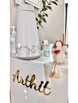 アーティット(Arthit)/(まつ毛.眉毛.ピーリング)