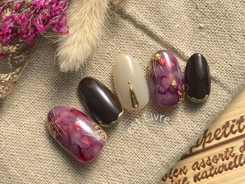 エストリブレ(estLivre)/水彩タイダイネイル