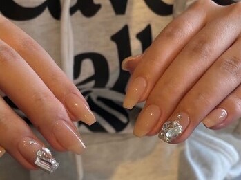 ページヘアー(PAGE HAIR)の写真/【いつ見てもときめく指先☆】美容室内にネイルサロンがNEW OPEN！視線を集める上品ネイルをご提案します◇