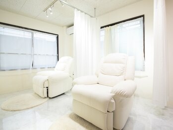ビューティーブロウ 北千住店の写真/【ダメージケアのできるトリートメントを使用】まつ毛パーマ×美眉wax ¥8,800 同時施術で一気に垢抜け♪