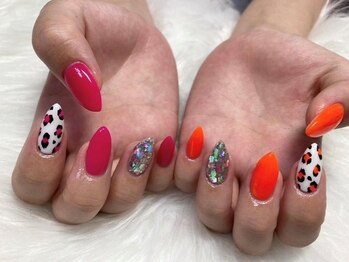 レオパード柄レオンネオン