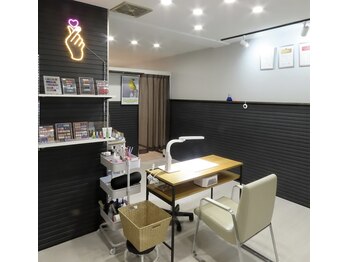 トゥーセブンネイルズ(TwoSevenNails)