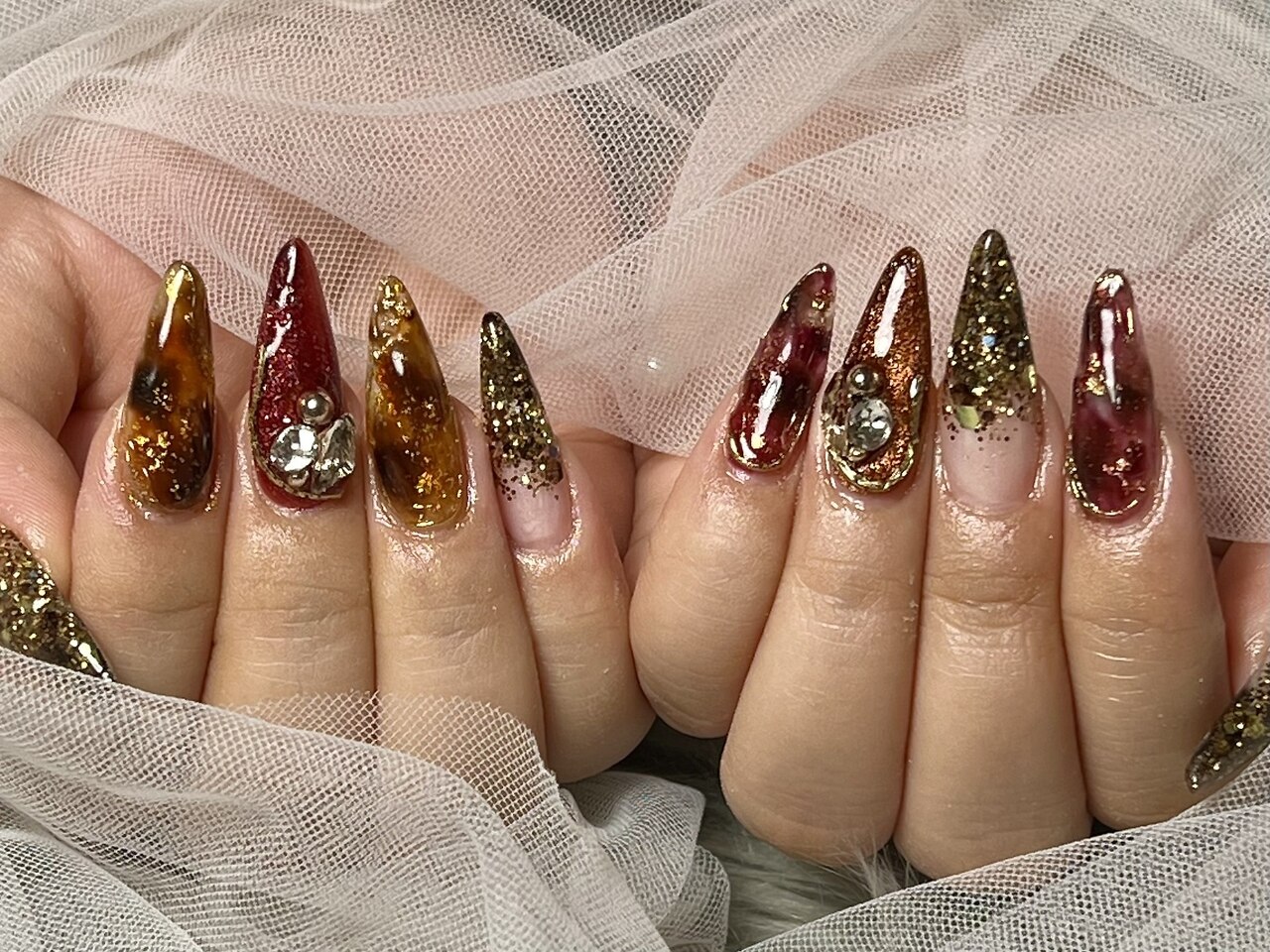 2026年冬トレンド】べっ甲 ボルドー ハンドのネイルデザイン集｜人気順