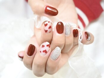girly red nail