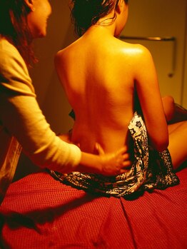 イーズサロン 麻布十番店の写真/【人気NO.1！スリランカ式アーユルヴェーダ】貴方の体質を見極め、内側から美BODYへ！痩身効果も期待◎