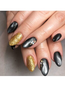 ヘアーアンドネイル ルシア(Hair&Nail Lucia)/ゴールド×マグネットネイル!