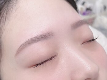 シピアイラッシュ 川越店(Chipi Eyelash)の写真/自分で整えるのが難しい眉毛もプロにお任せ！カラー&ハリウッドブロウ対応！まつ毛パーマ×眉毛SETが人気◎