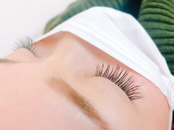 ヴィサージュ 桑名(Visage)の写真/まつ毛のお悩みは《Visage》に丸っとお任せ★広々とした店内＆半個室でゆっくりリラックスしながら施術♪