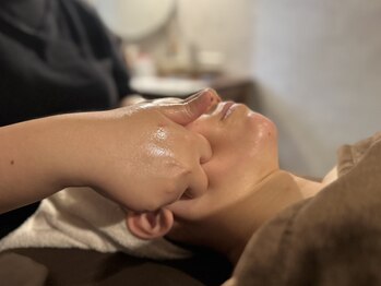 エレナ(ELENA)/お顔のむくみも残さない!