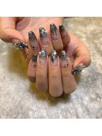 キラキラ黒ネイル