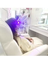 エクシアホワイトニング 仙台駅東口店/お客様施術中☆