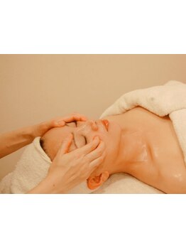 ホウレイ線・たるみ改善！予防ケア