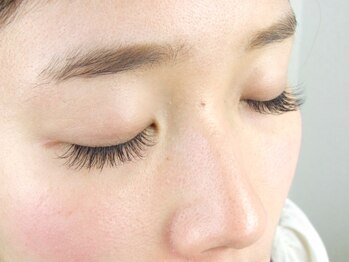 アイラッシュサロン エアロ(Eyelash salon Ealo)の写真/【似合わせまつげ専門店】自然なだけじゃないぱっちり印象eye☆フラットラッシュ/カラーあり100本¥4500～