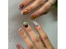 個性的でひと癖があるデザインが豊富◎インスタは@arii__nail