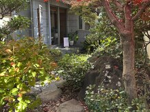 ヴィー(VIII)の雰囲気（庭の奥に入り口有ります。チャイム等鳴らさずにお越しください。）