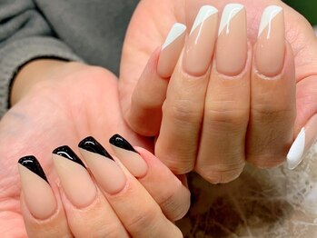 ウル(ulu)の写真/シーンを選ばないシンプルネイルがオススメ！幅広い年代の方に人気のデザイン♪身だしなみケアとしても◎
