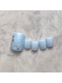 ペールブルー×繊細ストーン