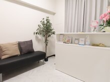 ジョンファ目黒鍼灸院の雰囲気（清潔感のある受付、待合室.     自律神経整え/肩こり/腰痛/）