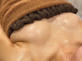 グレイス(Grace)の写真/肩・背中・バスト周りを丁寧に整える、繊細で心地よいオールハンドの技術で、理想のバストランへ導きます◎
