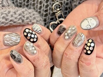 モノクロネイル