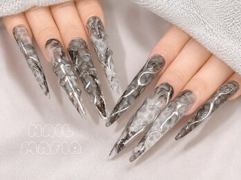 ネイルマフィア 新宿(NAIL MAFIA)の写真/＜自然かつ美しいフォルム＞深爪・折れてしまった爪・短いお爪も綺麗に長さだし♪モチの良さも◎
