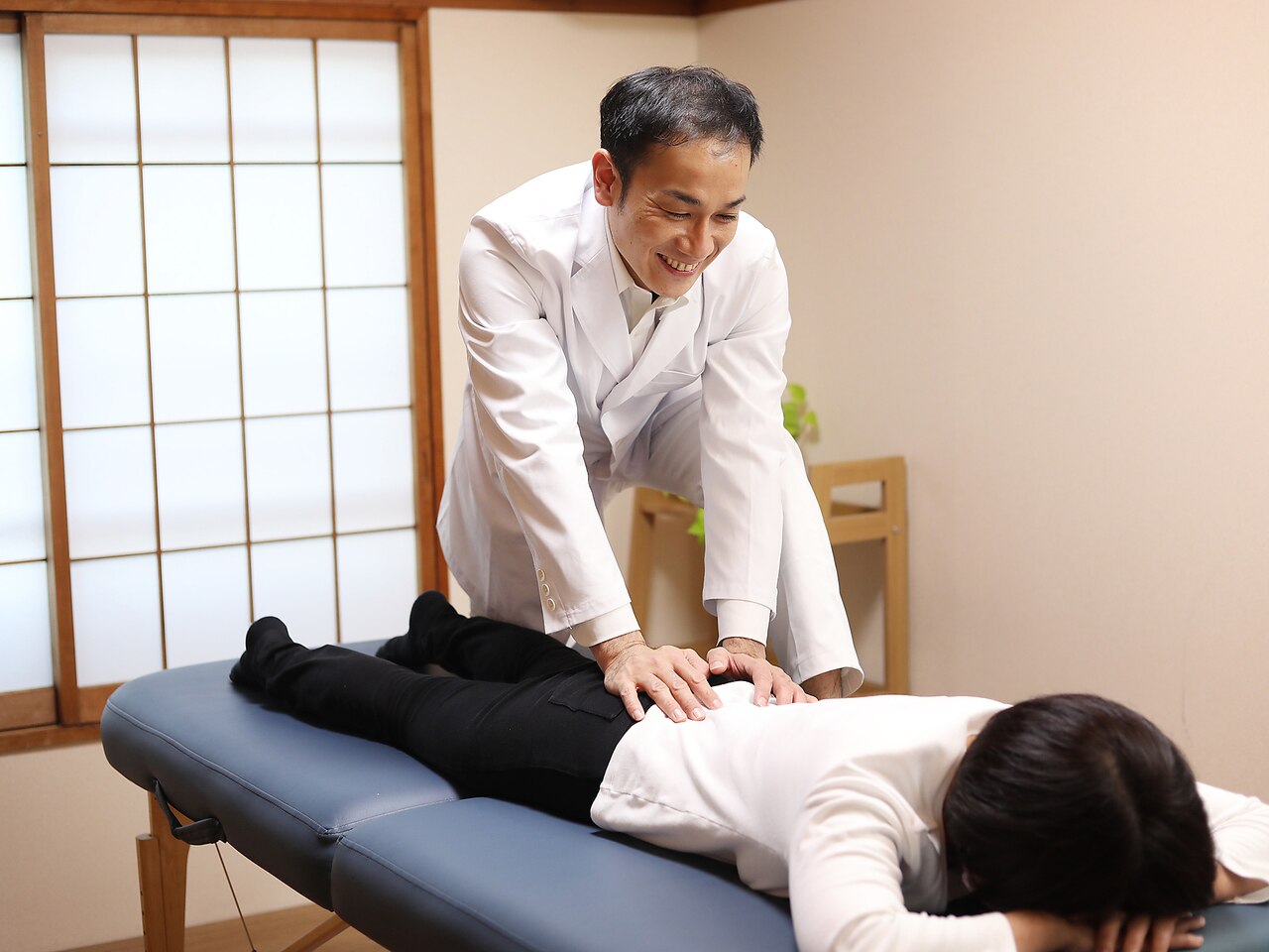 【人気No1】腰痛の方へ骨盤矯正含む全身整体40分\8800⇒\3300