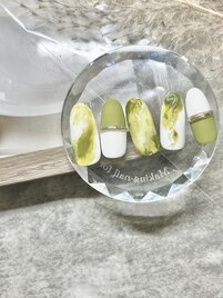 抹茶カフェオレ風ネイル