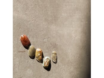 シルニー リム(Silny rim)/アシンメトリーニュアンスネイル