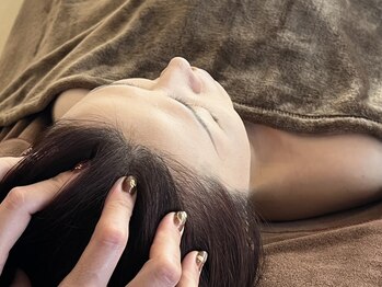 スタイル(style)の写真/炭酸泡スプレーを使用したドライヘッドスパで、コリ・むくみの解消◎耳つぼジュエリーとのセット割も♪