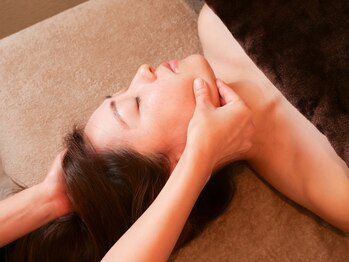 ククナ(Kukuna)の写真/【オススメ◆新規】たるみ・むくみ改善小顔整顔(小顔矯正)60分¥6000→¥5000!二重顎&えらにアプローチ!