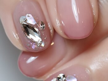 ネイルズ バイ ユイ 外苑前(Nails by Yui)の写真/【上品で繊細なビジューアートを求めている方】にオススメのサロン
