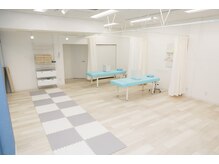 ルーツ 世田谷用賀院(Roots)の雰囲気(明るく整った空間で、清潔感のあるサロンです!/用賀・肩こり)