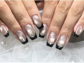 ナナネイル(7.Nail)/フレンチネイル×手描きアート