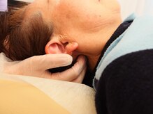 エムハンズ(Mhand's)の雰囲気（疲れて凝り固まった後頭部をほぐします。首も眼もスッキリ！）