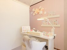 ネイルサロン マルコ(nail salon MARCO)の雰囲気（白基調の可愛い店内♪半個室で周りを気にせず施術が受けられます）