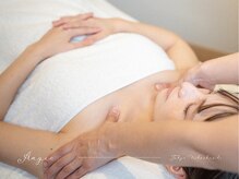 アンジー(Angie)/デコルテ、肩