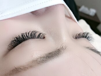 アイラッシュサロン マカナ(MAKANA)の写真/【口コミ高評価★/リピート率◎】高技術のまつパ×エク◇モチ抜群の盛れeyeになりたい方はこちらへ♪