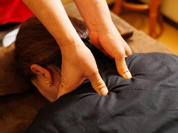 クワームスックの写真/タイ人オーナーの本格施術!しっかり動かすタイ古式&グッとほぐすアロママッサージで辛い首肩こりも改善!