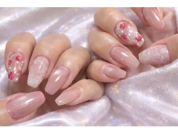 ローナ(salon)の写真/【アートで魅せる指先】繊細な手描きアートで魅せる旬顔ネイル◎あなただけのオリジナルデザインに☆