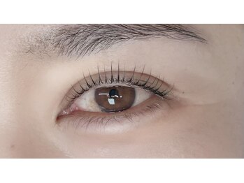 アンフィーロ(un Filo)の写真/活性ケラチントリートメントで叶える！高持続・毛質改善でハリコシある目元へ♪