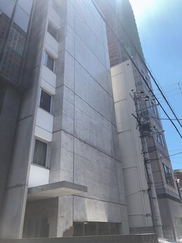 ペリー(PELLY)/【外観】コンクリートの建物です