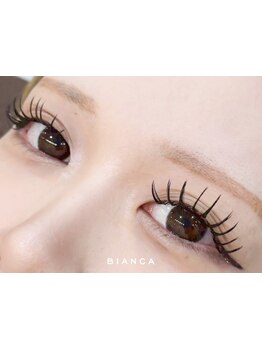 ボリュームのある目元にしたい